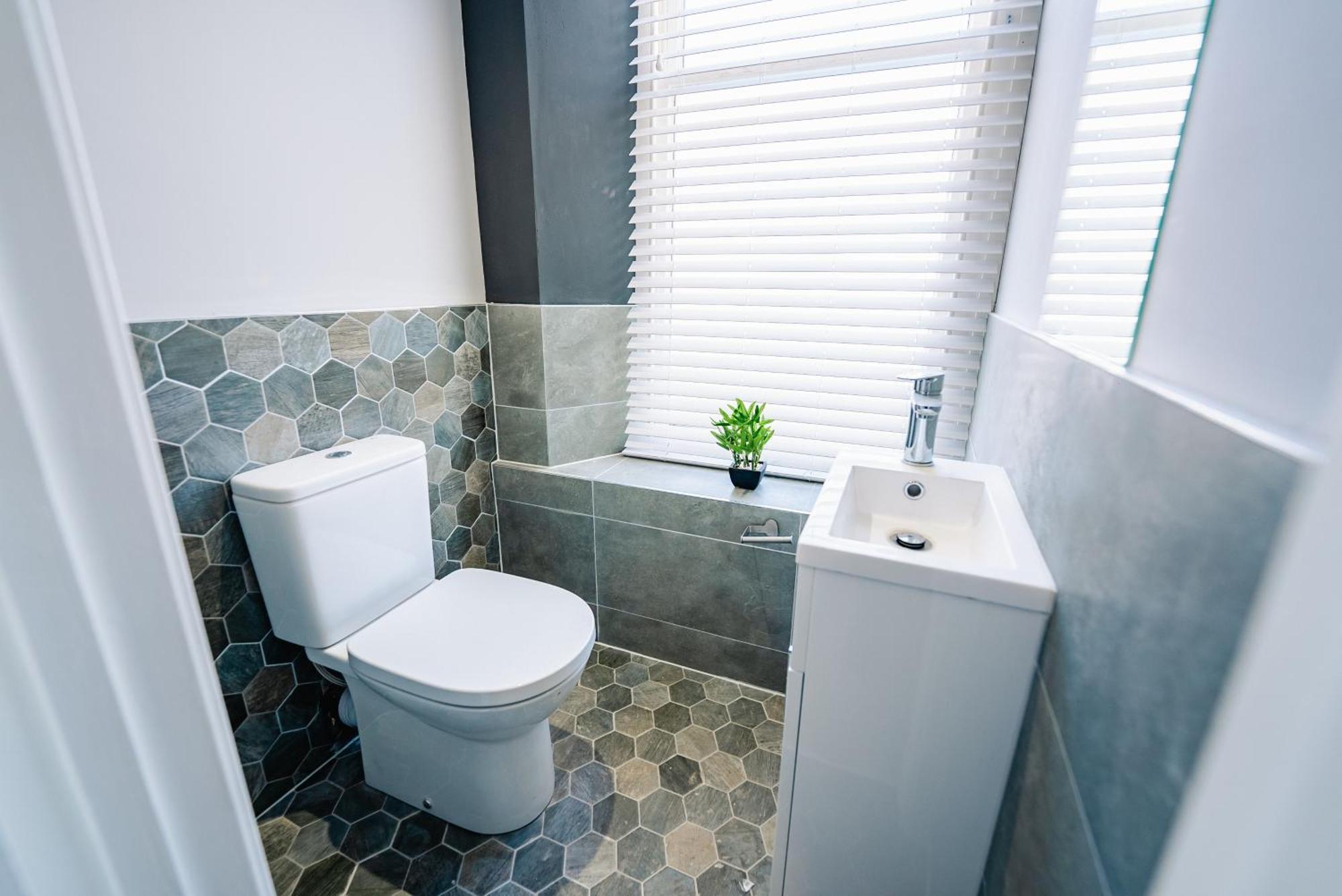 Luxury Spacious 2-bed & High Ceiling Apartment Cardiff